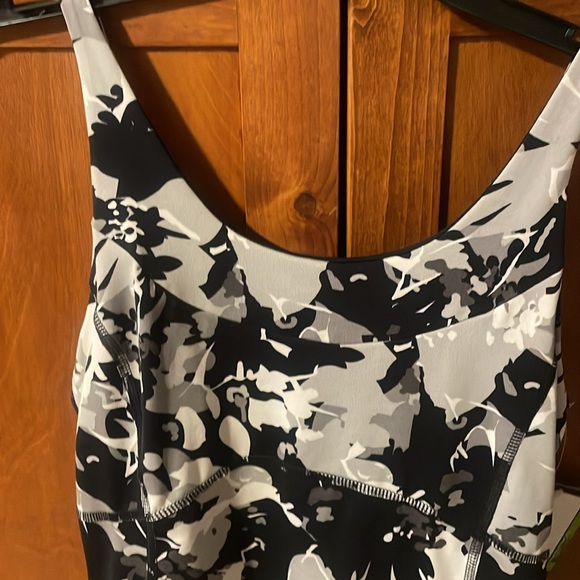 Tek Gear New with tags Yoga top size Med - Picture 3 of 8